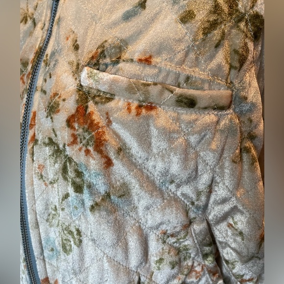 Urban Outfitters Quilted Floral Jacket, Sky Blue Size S Never Worn! - Picture 3 of 13